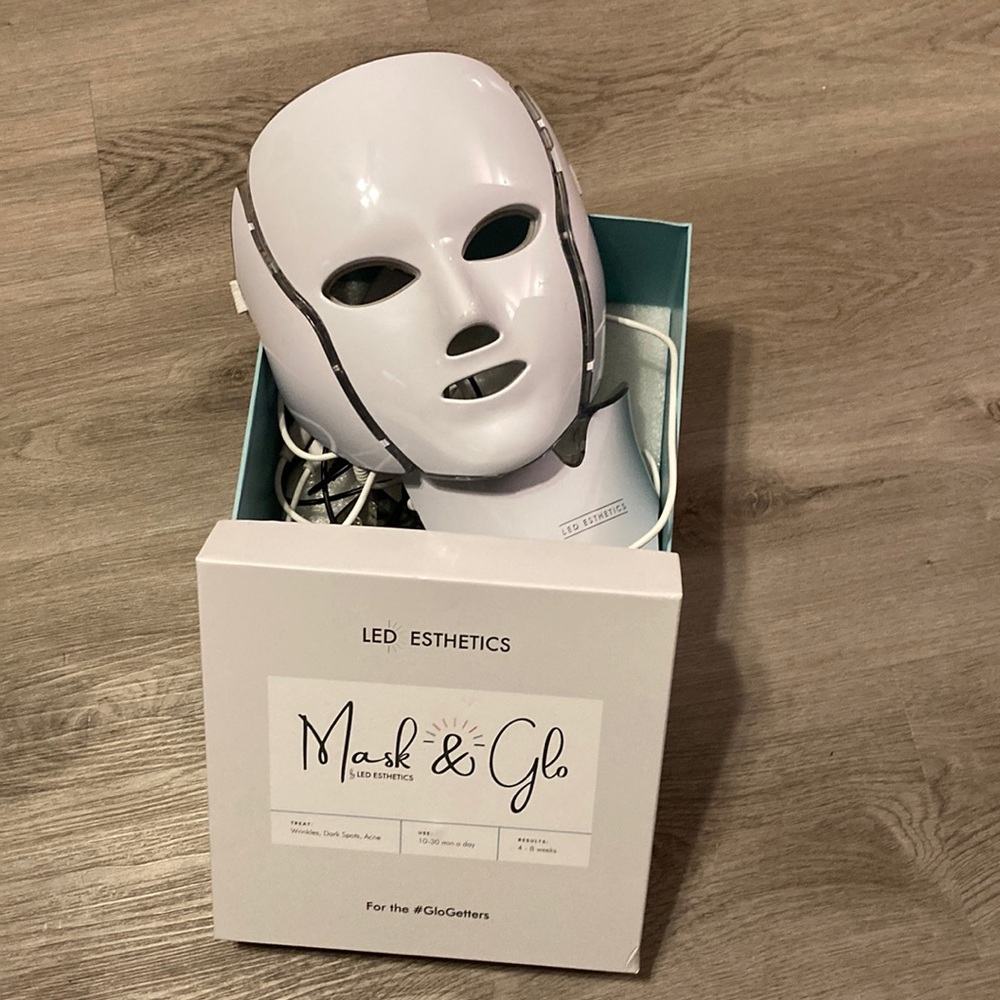 LED Esthetics LED Face mask